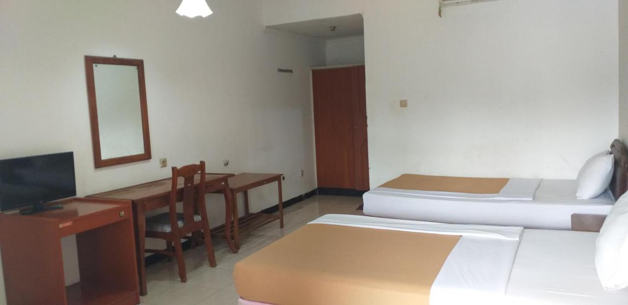 Intan Hotel Purwakarta Ngoại thất bức ảnh