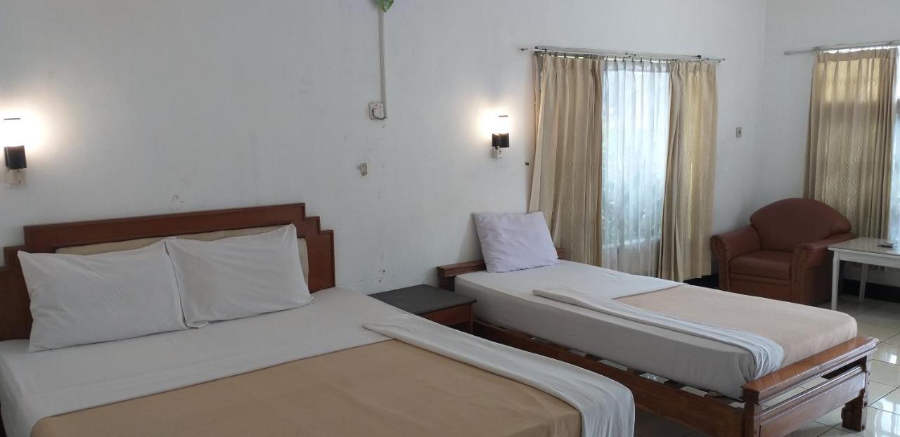 Intan Hotel Purwakarta Ngoại thất bức ảnh