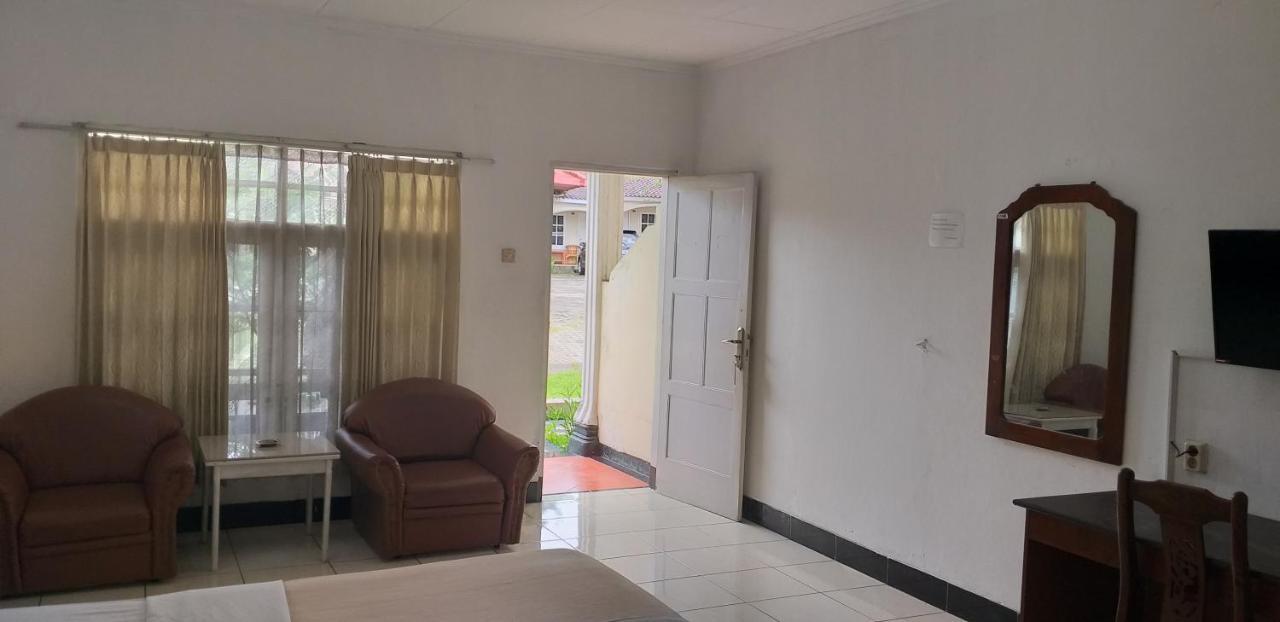 Intan Hotel Purwakarta Ngoại thất bức ảnh