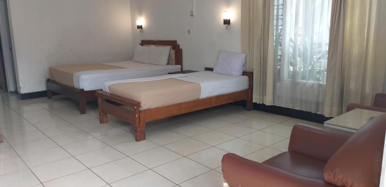 Intan Hotel Purwakarta Ngoại thất bức ảnh