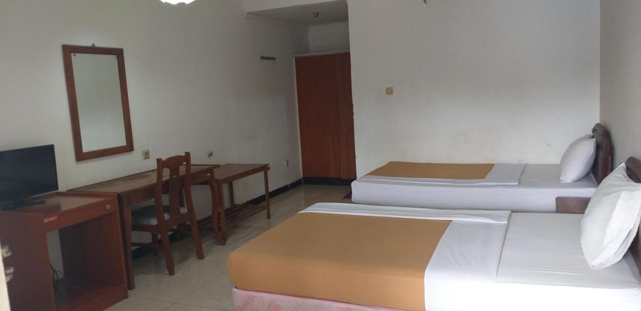 Intan Hotel Purwakarta Ngoại thất bức ảnh