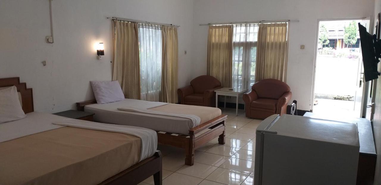 Intan Hotel Purwakarta Ngoại thất bức ảnh