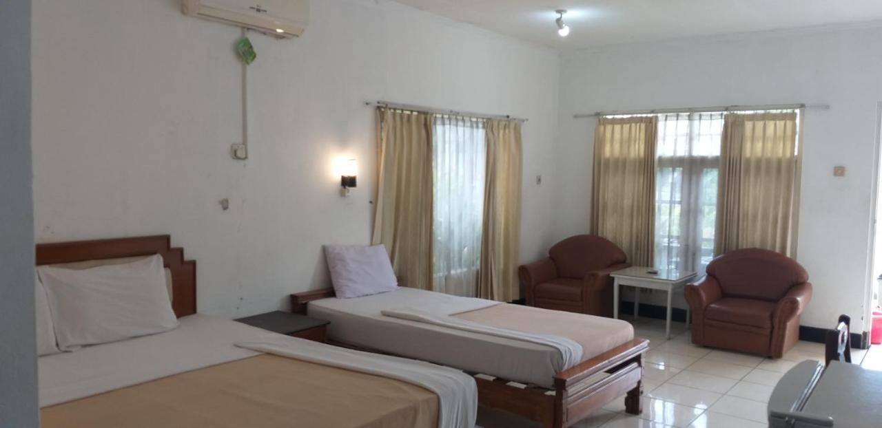 Intan Hotel Purwakarta Ngoại thất bức ảnh